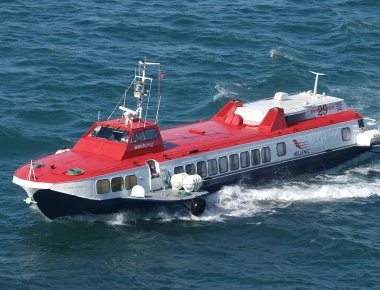 Eπιστρέφει στον Πειραιά με πρόβλημα στην προπέλα το Flying Dolphin 29 - Ταλαιπωρία για 125 επιβάτες